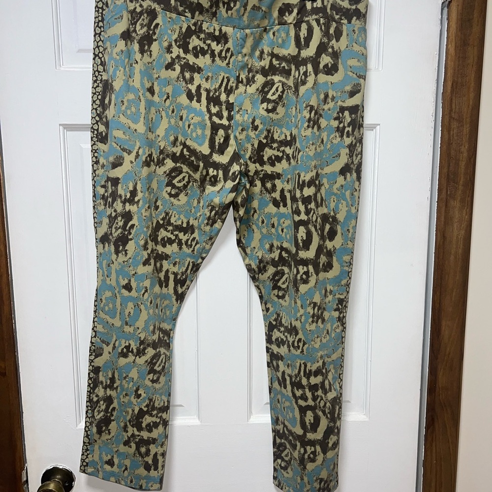 LOGO (Lori Goldstein) Blue and Tan Animal Print Leggings XL (18) women’s